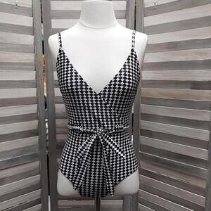 Black White Pattern Belted Wrap V Neck One Piece | Kona Sol | Small (4/6)